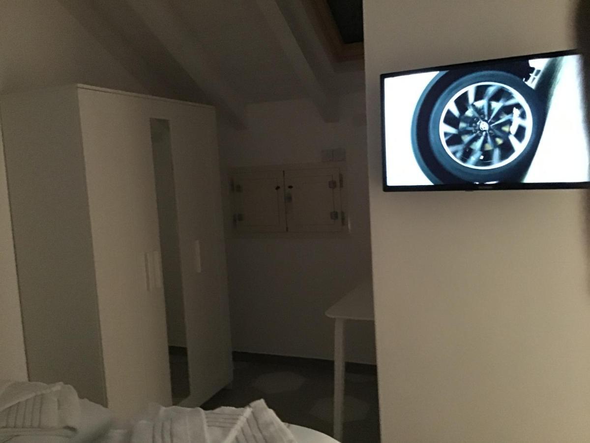 Casa Luigia Rooms Mtb In Finalborgo Bike Room Tour Ebike Trekking Фінале-Лігуре Екстер'єр фото